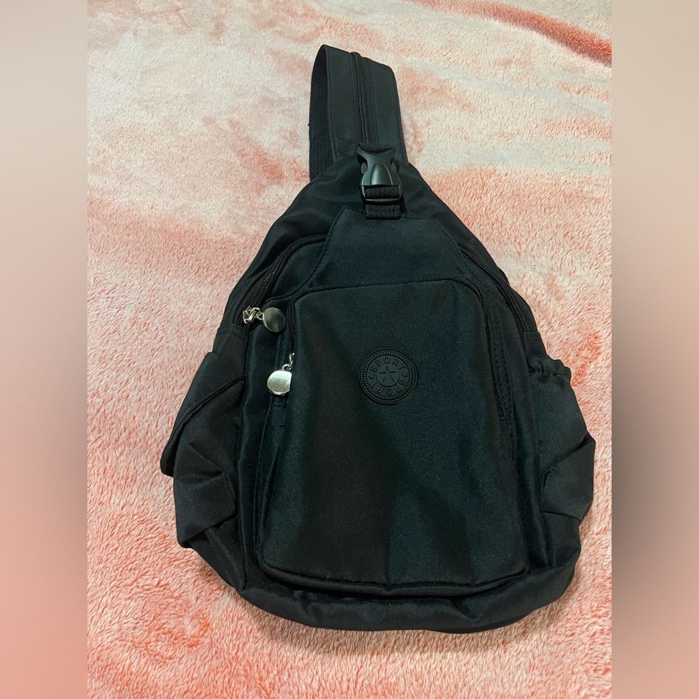 Large Sporty Nylon Backpack/Sling Bag 🔥NWOT🔥